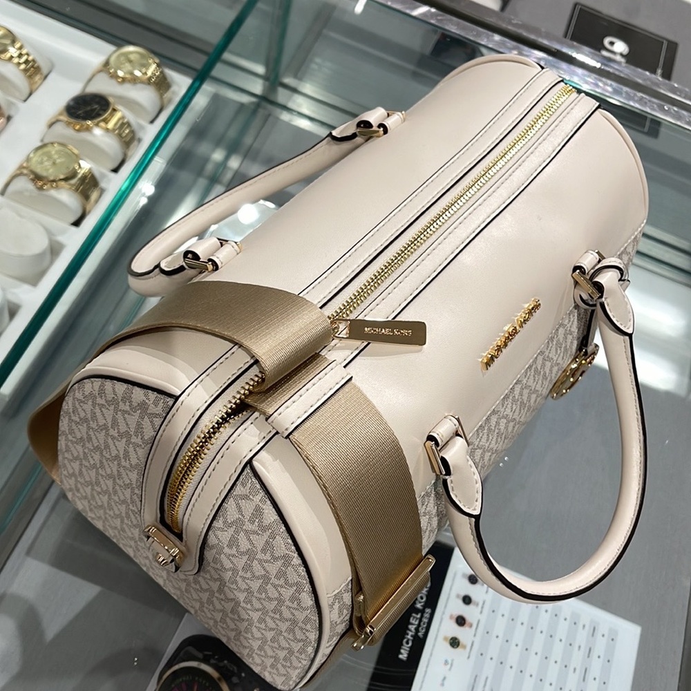 Michael Kors med Duffel Travel - Leather/Coated
35S2GTFU2B
Light Cream Multi - Picture 9 of 16